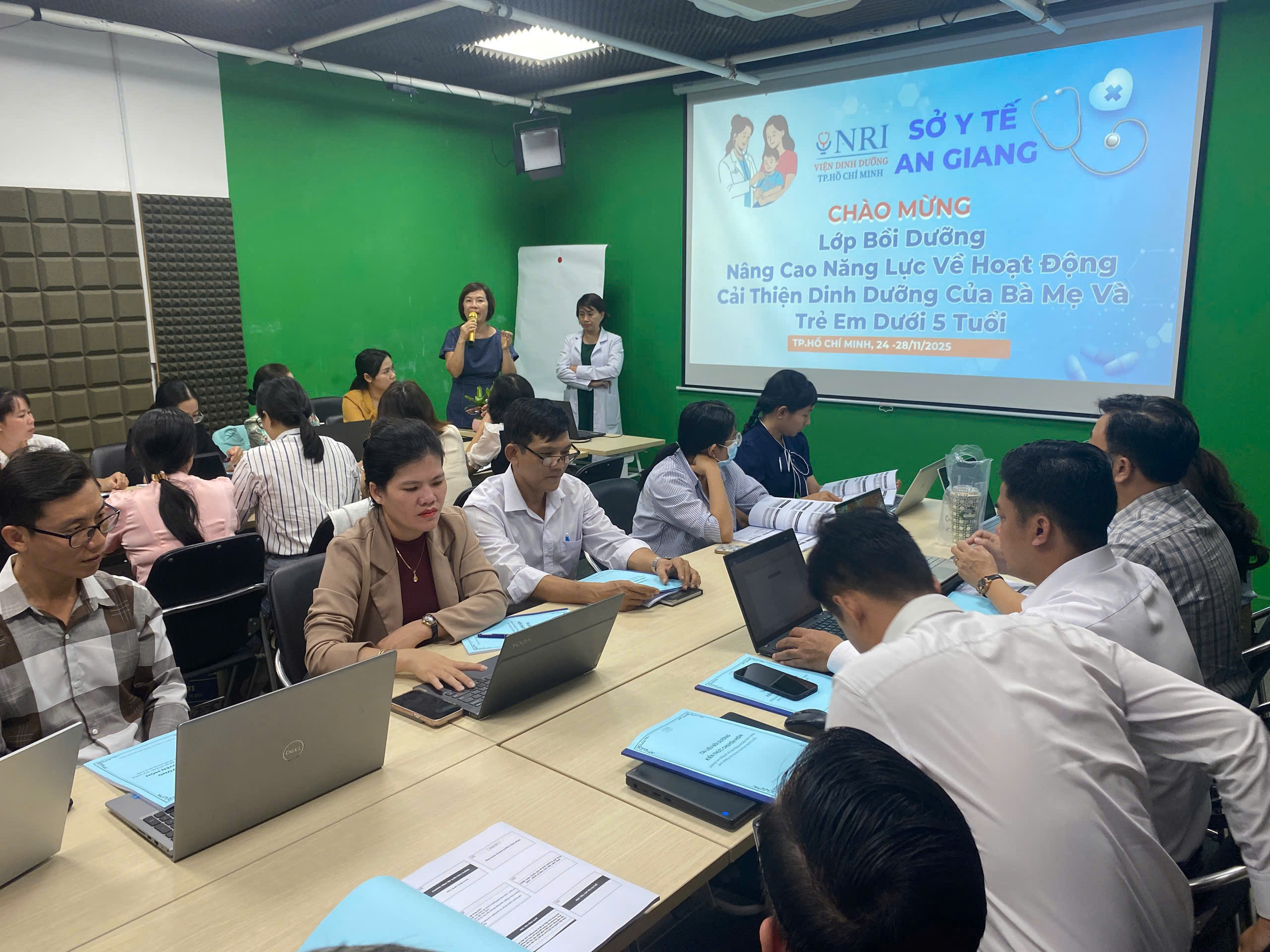 Lớp tập huấn “Nâng cao năng lực về hoạt động cải thiện tình trạng dinh dưỡng cho bà mẹ và trẻ em dưới 5 tuổi”